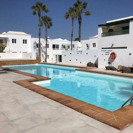 Sea Breeze With Shared Pool And Near The Beach Apartment Costa Teguise Ngoại thất bức ảnh
