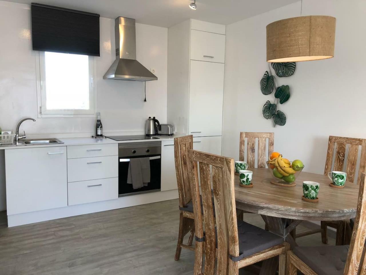 Sea Breeze With Shared Pool And Near The Beach Apartment Costa Teguise Ngoại thất bức ảnh