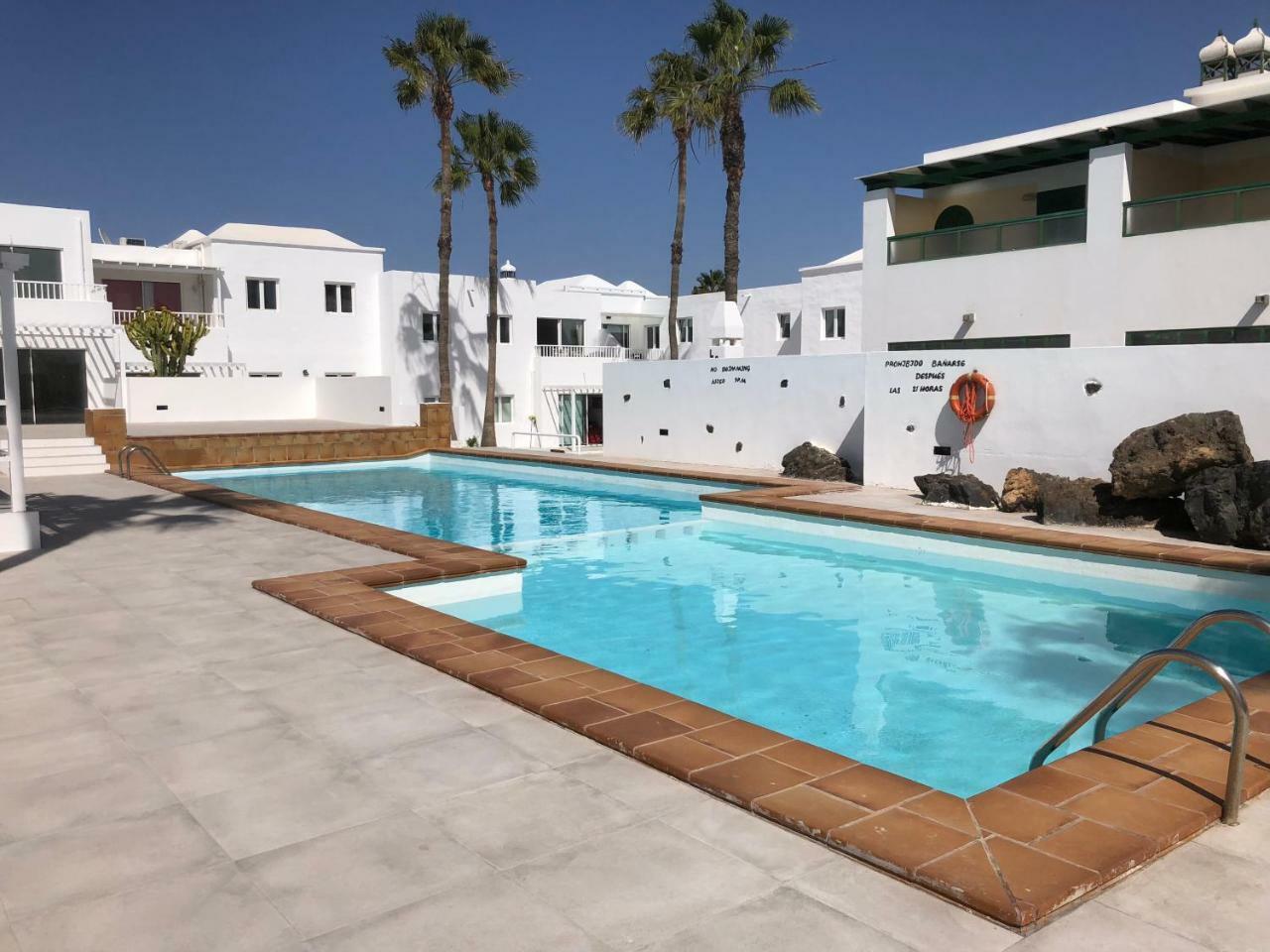 Sea Breeze With Shared Pool And Near The Beach Apartment Costa Teguise Ngoại thất bức ảnh