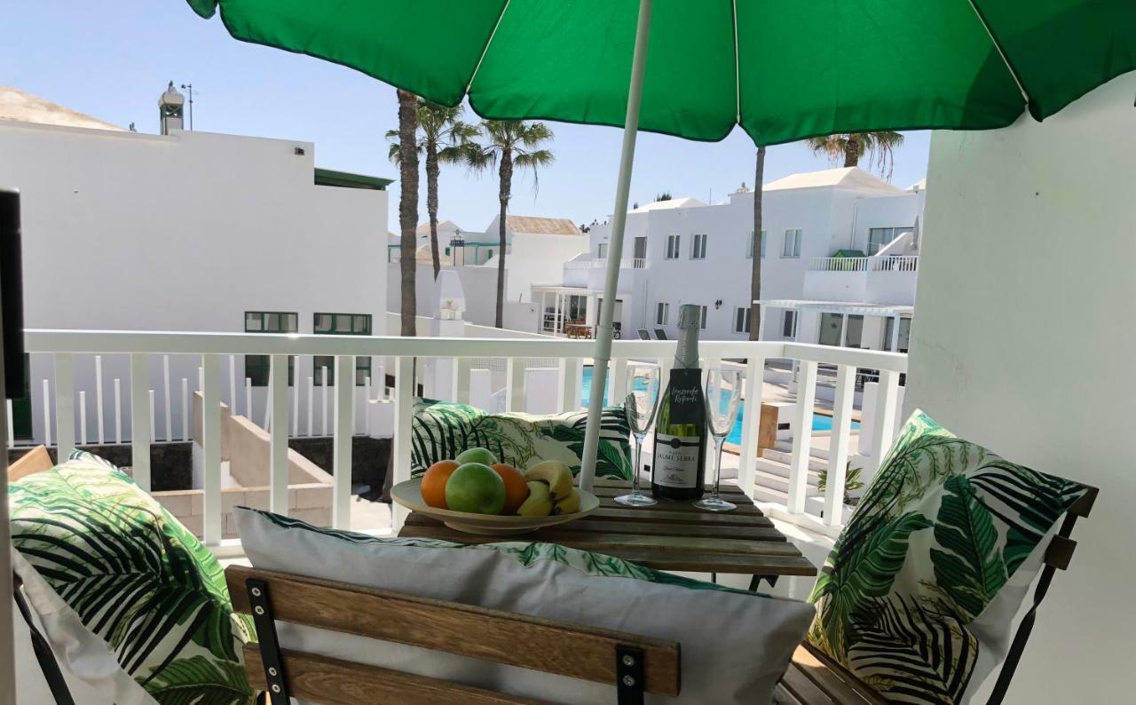 Sea Breeze With Shared Pool And Near The Beach Apartment Costa Teguise Ngoại thất bức ảnh